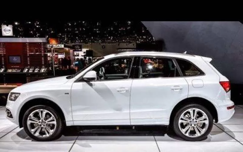 Audi Quattro Q5 2.0T 2016 - Bán xe Audi Quattro Q5 2.0T sản xuất 2016, màu trắng